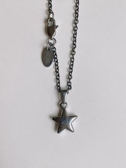 [C.Z.N.T] plump star dark necklace