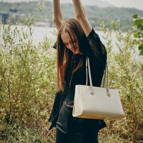 에센셜 LG 쇼퍼백 BE2SG332-03