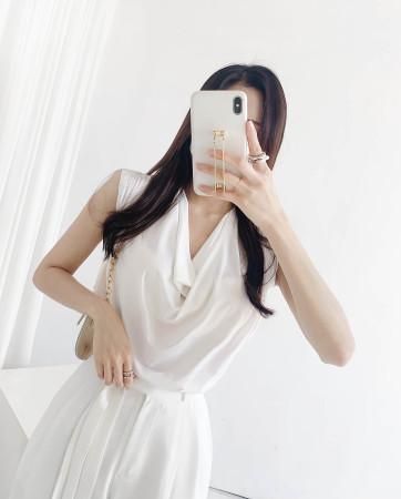 이런 상품 어때요? [무료배송] 드레이프 루즈핏 셔링블라우스(2col)