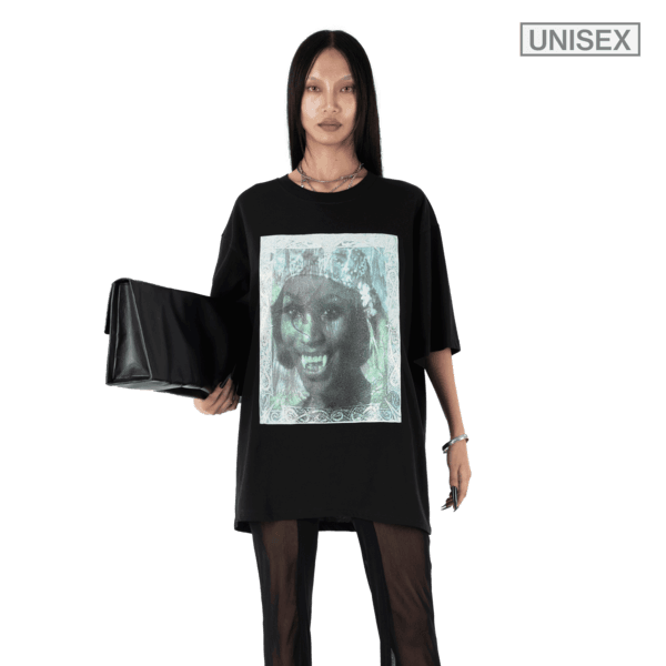 [ ONLY 4 LEFT ] GLITTER VAMPIRE OVERSIZED TEE IN BLACK