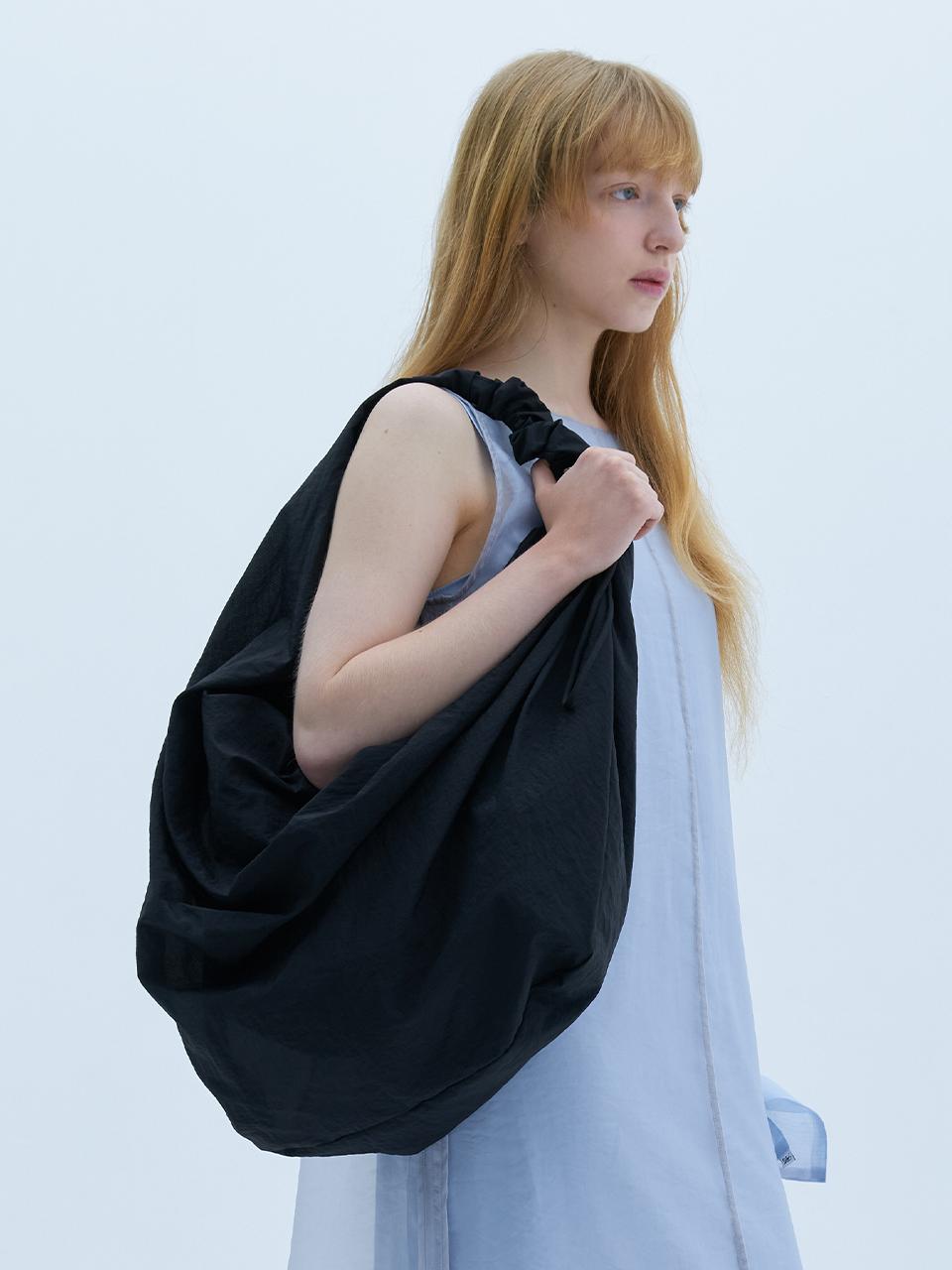 [7/4 예약 판매] Tangle Twist Bag_Black