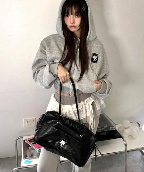 리디아 레더 스퀘어 숄더백 (남녀공용)