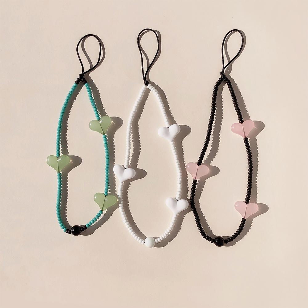 머스킷 💚🤍🖤 하트 핸드폰줄 비즈 스트랩