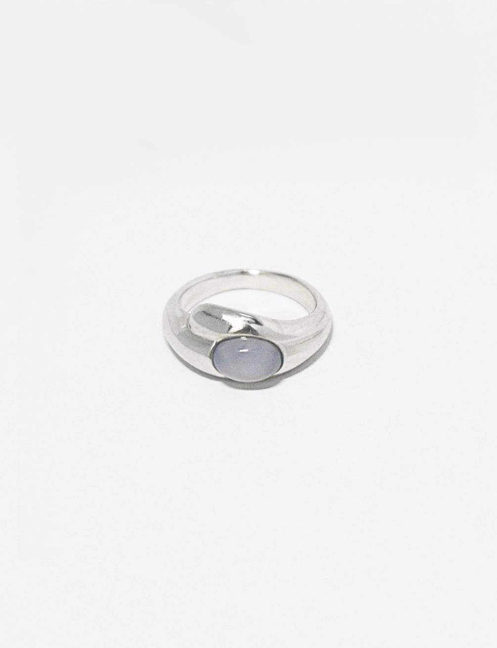 swell ring (chalcedony)
