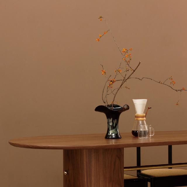 ROUND DINING TABLE - WALNUT