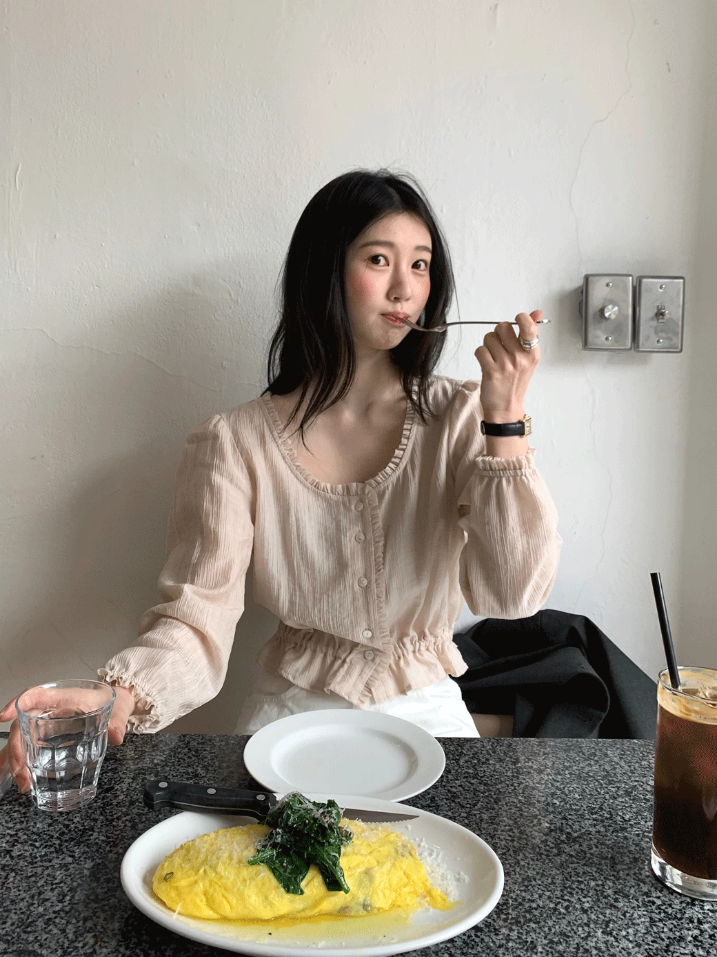 DL. Elo Frill Line Blouse