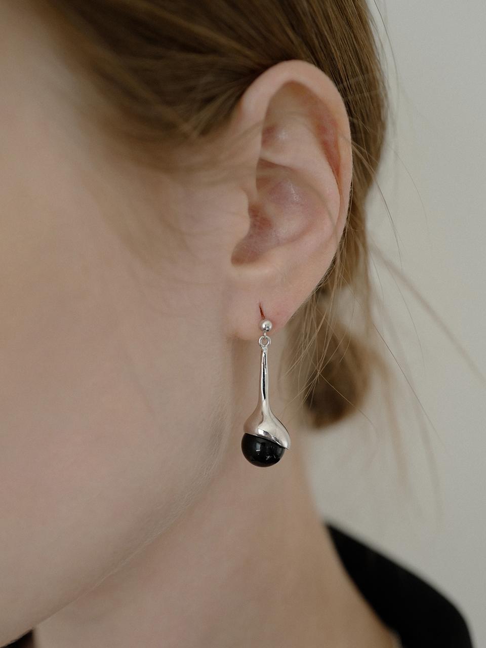 stone bud drop earring (onyx)