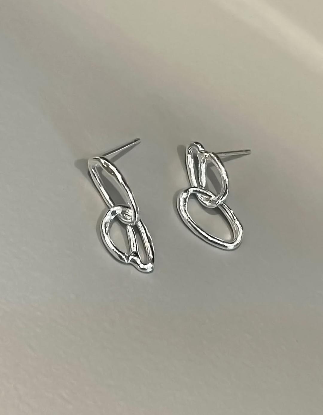 O,X earring