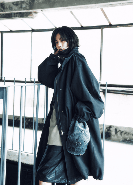 하이넥 버튼 스트링 아우터