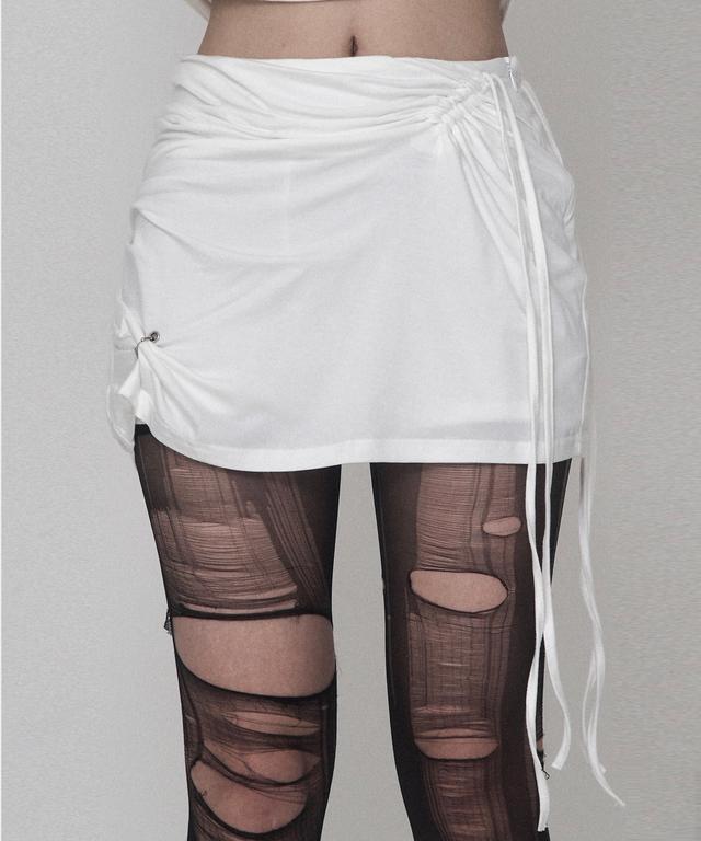 Piercing Drape Set-Up Skirt (white)