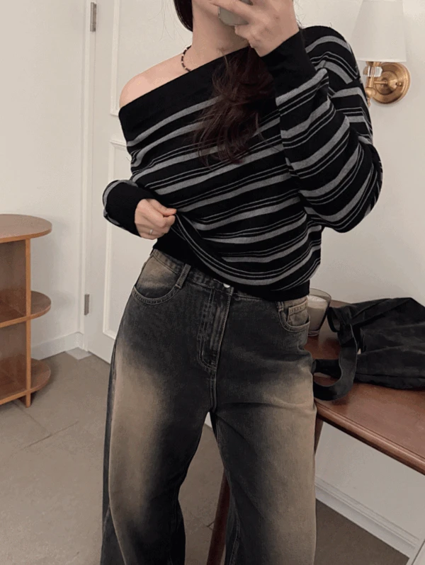 (여유 주문 필수!) 디르베 버튼 입술넥 니트