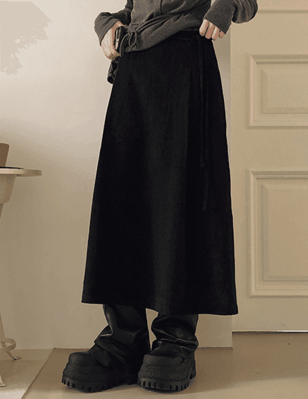 딩뉴트 리본 스트랩 핀턱 롱스커트