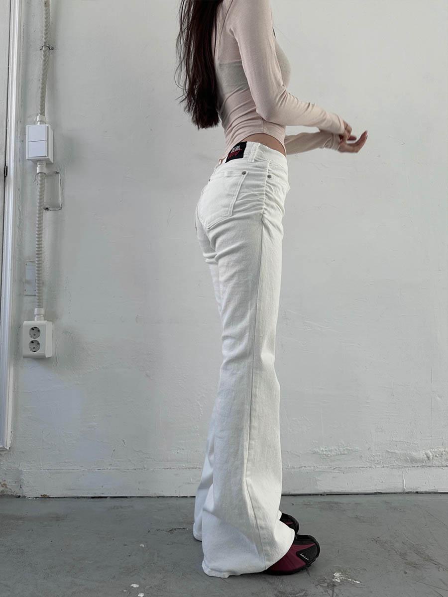 Pelvis shirring boot-cut jeans