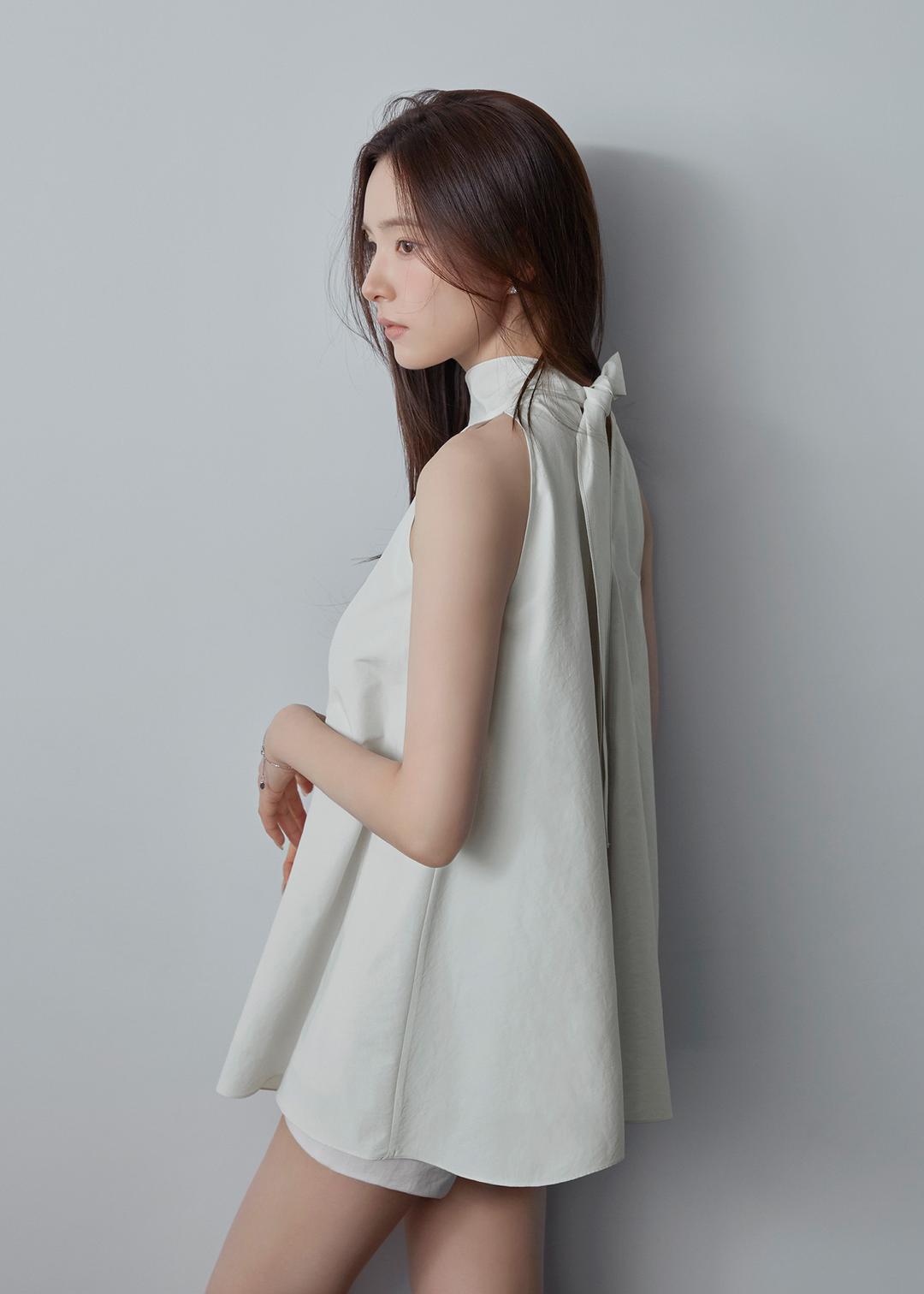 벨린 홀터넥 타이 블라우스