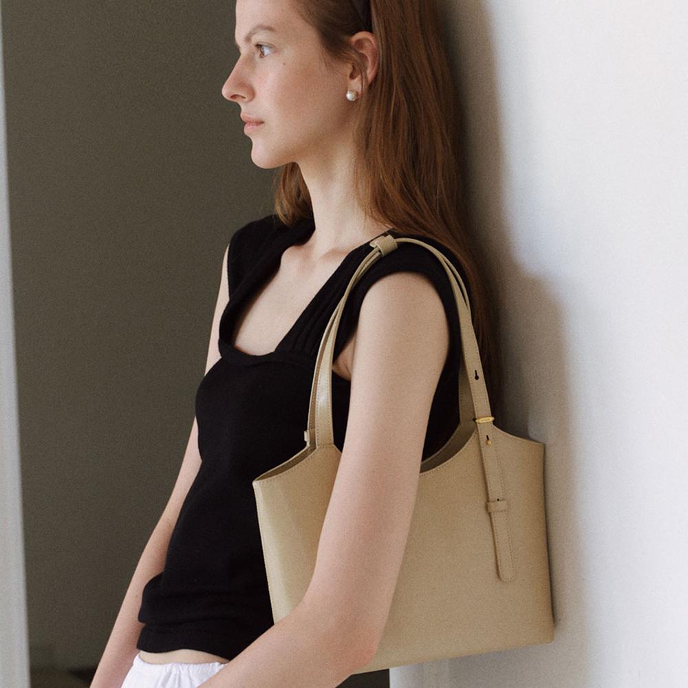 90 Veneta Bag Small Sand Beige