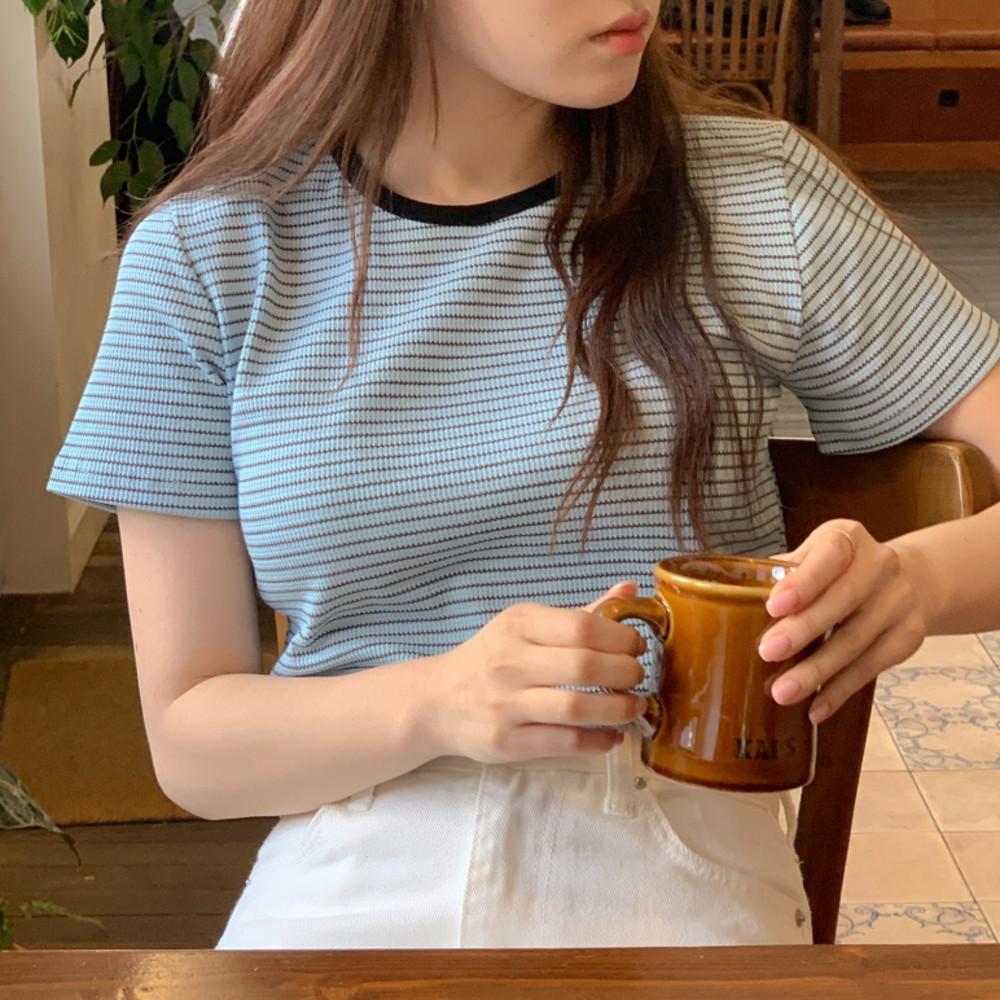 [블랙당일] 드온도 엠보 스트라이프티 반팔티 (3c)