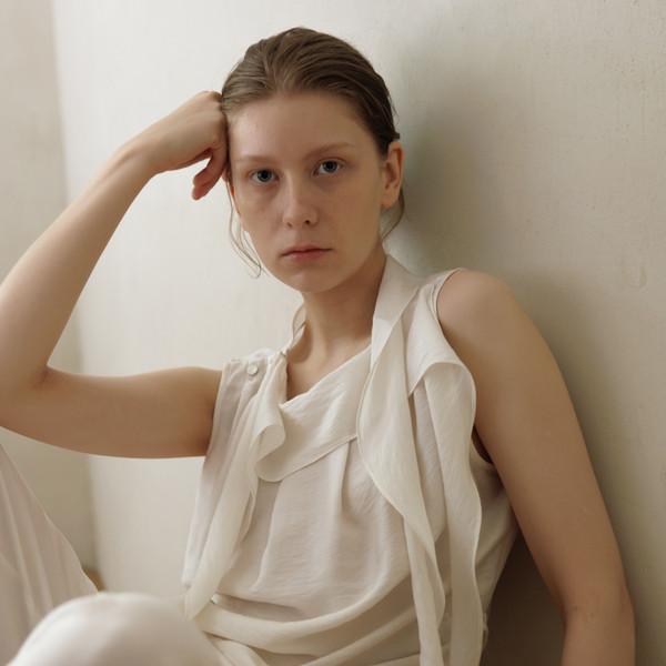 SUMMER LIGHT WOOL DRAPE BLOUSE