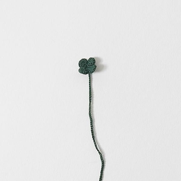 네잎 클로버 책갈피. 박혜심 작가