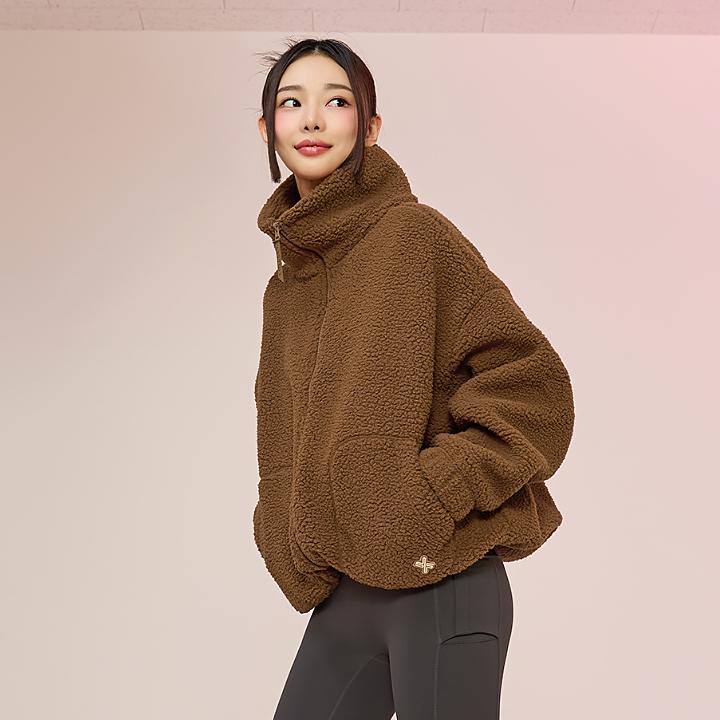 쉐르파 하이넥 점퍼 라이언