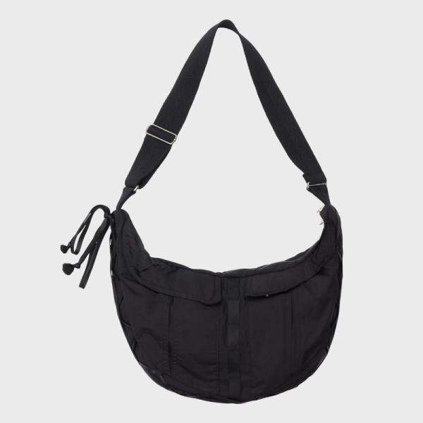 메온셀 이우가마카라스 Taped Shoulder Bag (Black)