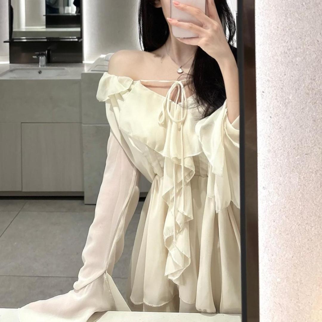 문피버 오프숄더 쉬폰 프릴 미니 원피스 데이트룩 휴가룩
