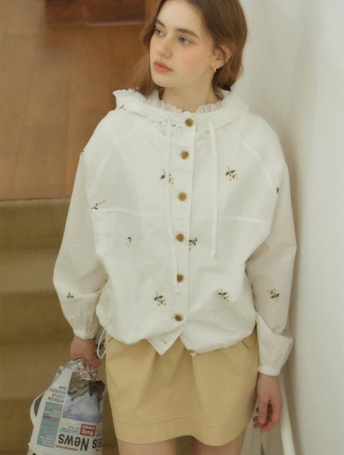 마가렛 엠브로더리 버튼다운 자켓 - 화이트