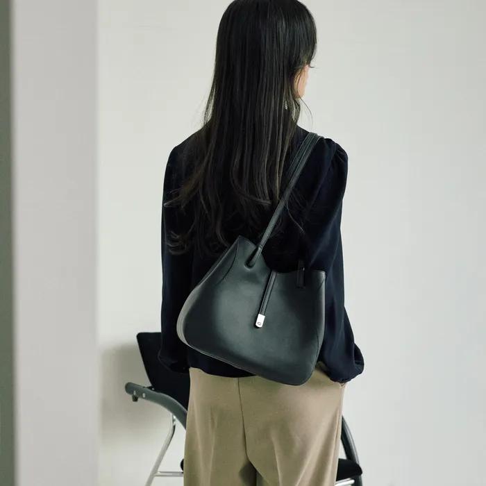 load middle bag - black