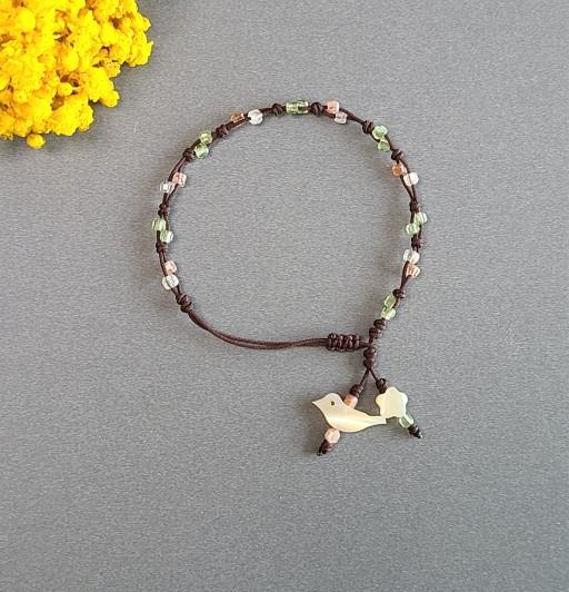 꽃&새 자개& 선스톤﻿&페리도트 매듭 실팔찌