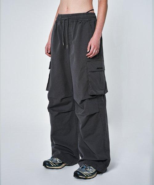 파라슈트 워싱 와이드 코튼 카고팬츠 - CHARCOAL