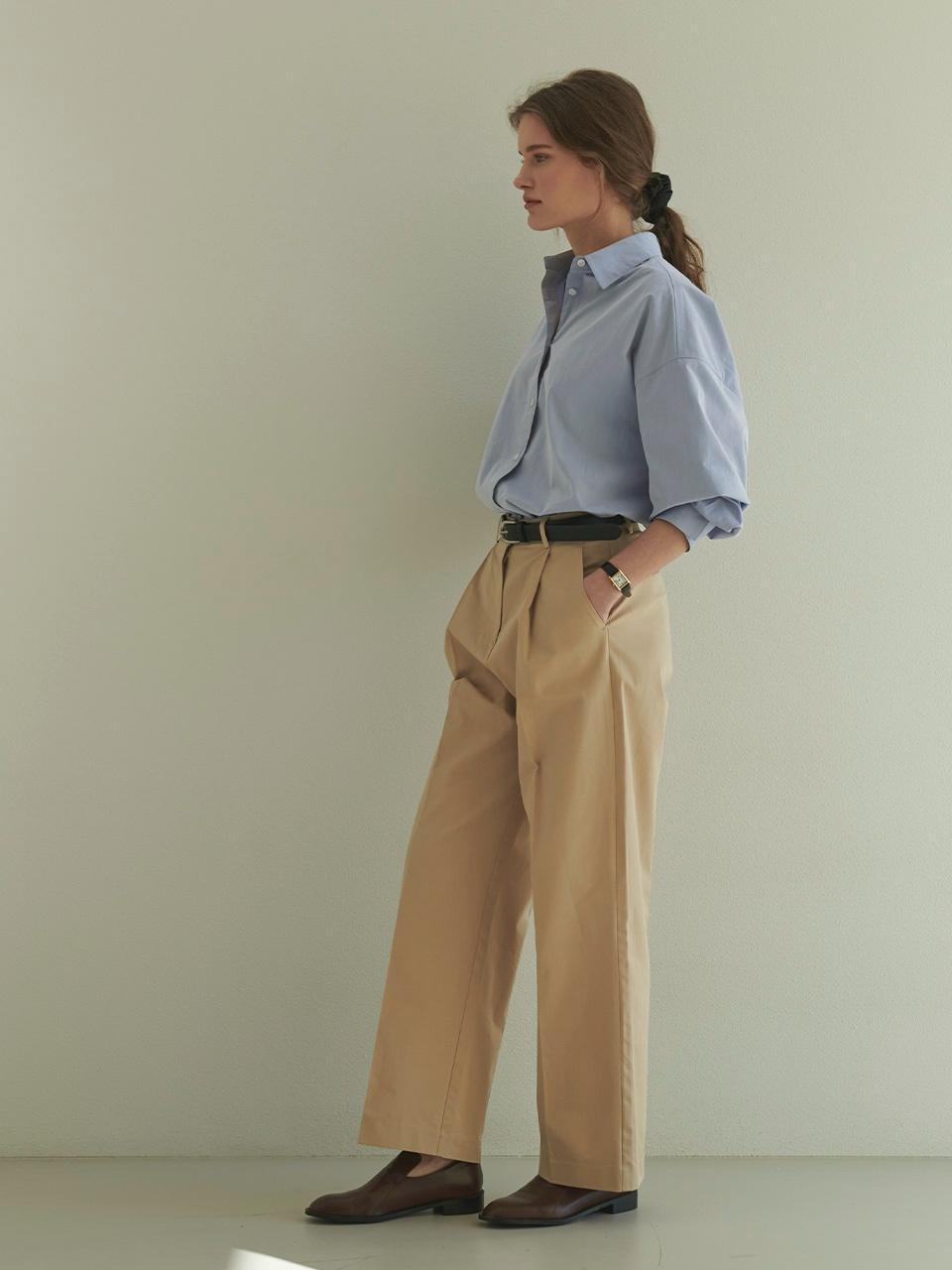 ONE TUCK STRAIGHT PANTS - BEIGE