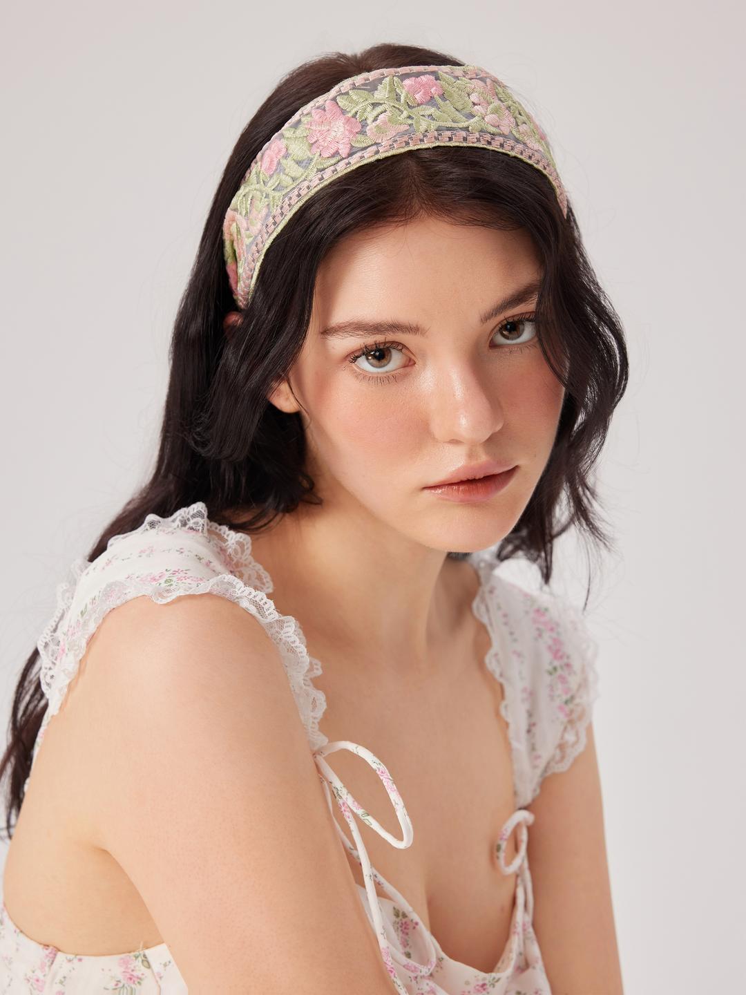 FLORAL EMBROIDERED HEADBAND