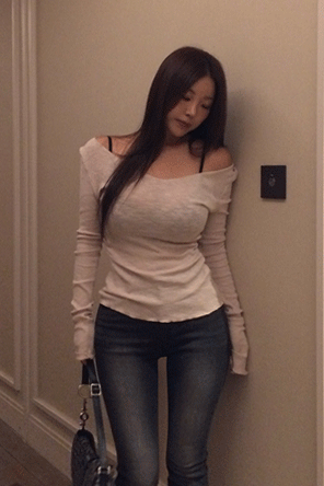 히프나틱 테렐 브이넥 셔링 티셔츠[모달39%]