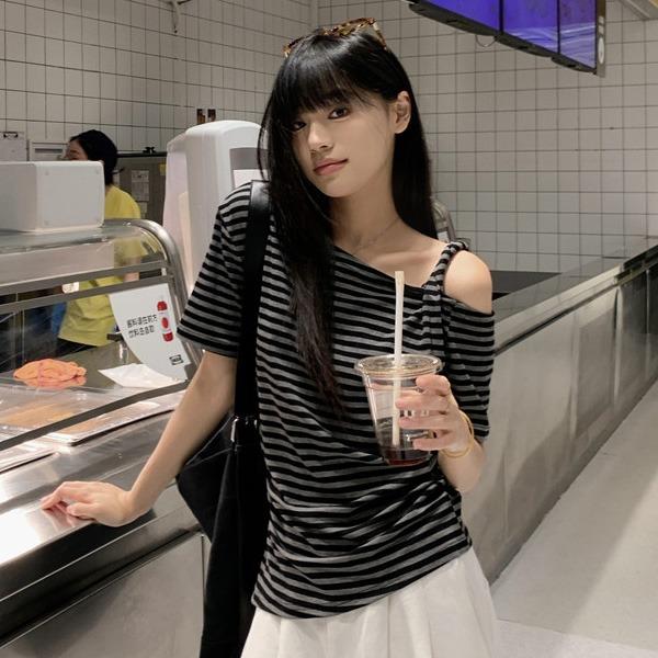 힙샷 젠티 언발 오프숄더 티셔츠