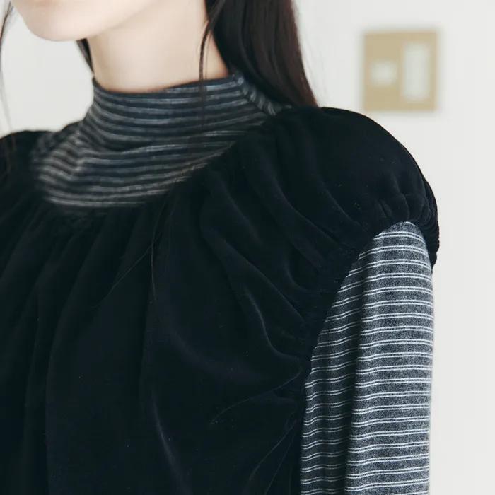 STRIPE MOCK NECK T-SHIRT_CHARCOAL