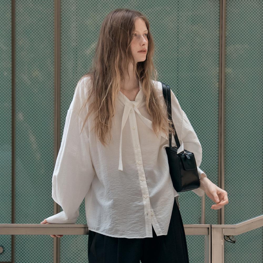 SITP5222 브이넥 타이 블라우스_Ivory