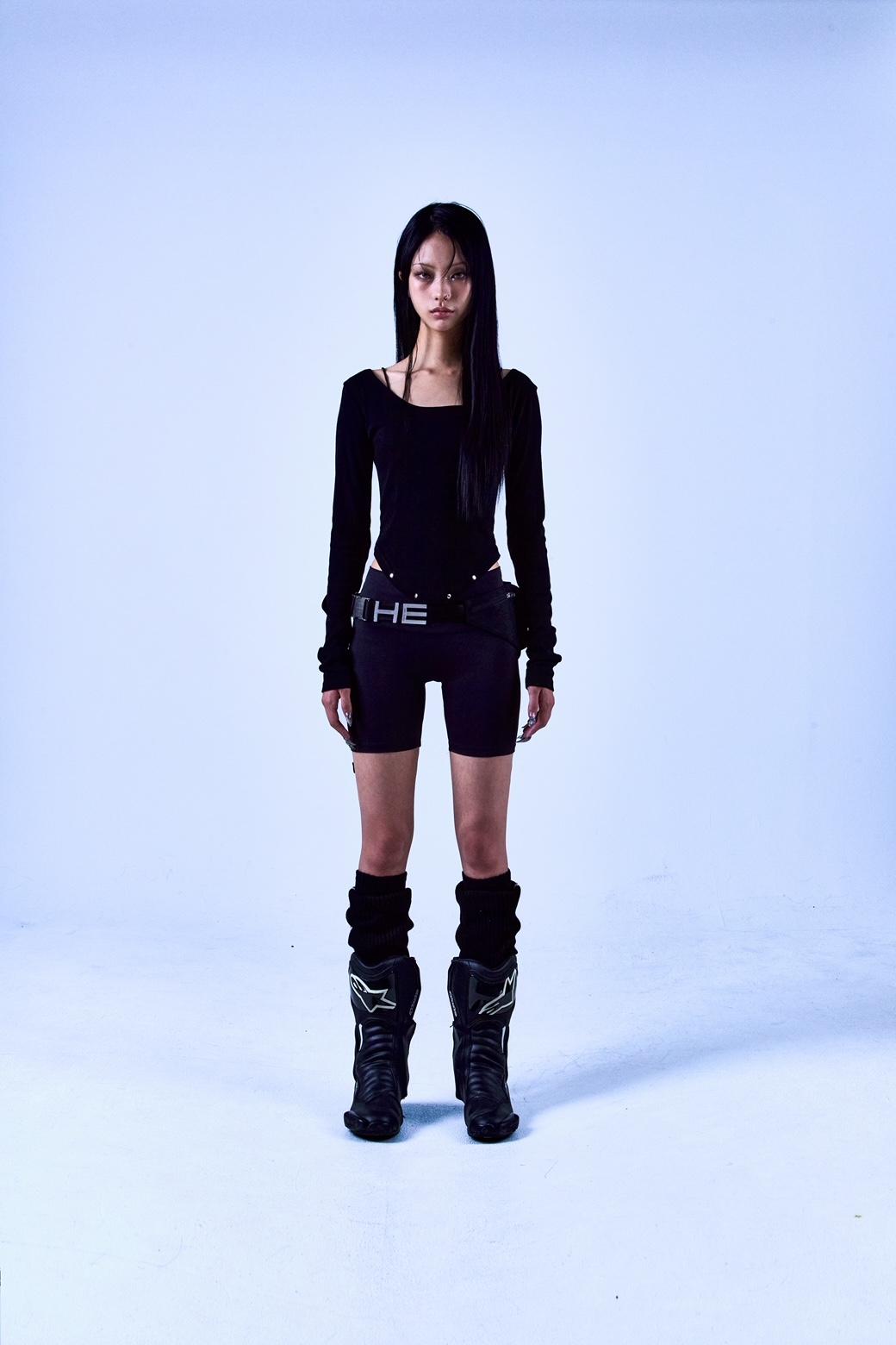 6 STUD CORSET T-SHIRT BLACK