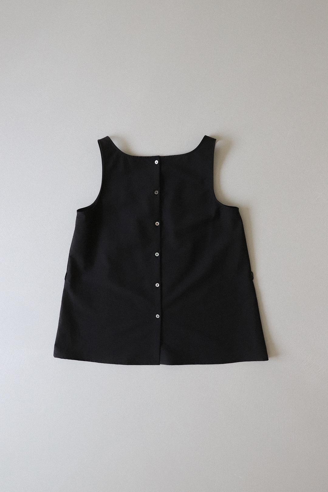 STRAIGHT 2-WAY SLEEVELESS TOP - BLACK