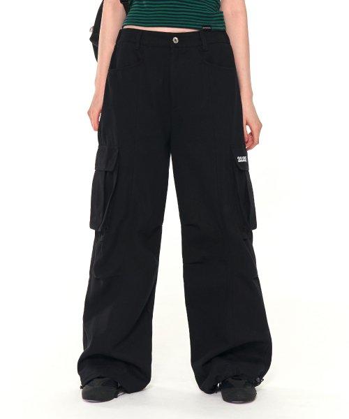 212E WIDE CARGO TUCK PANTS (BLACK)
