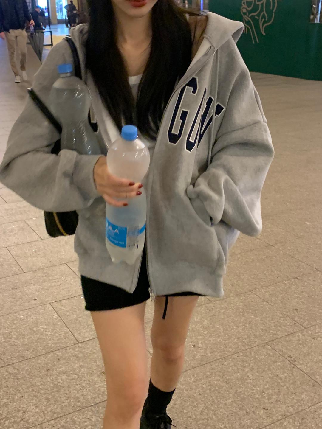 그랑블룸 [당일배송] 이니셜 오버 후드집업 (2color)