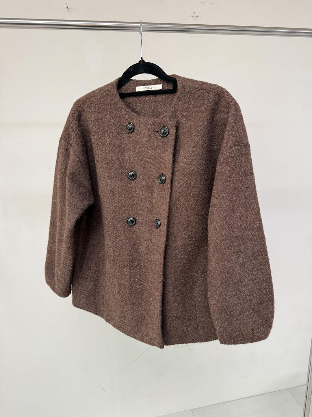 809. Crop Wool Jacket