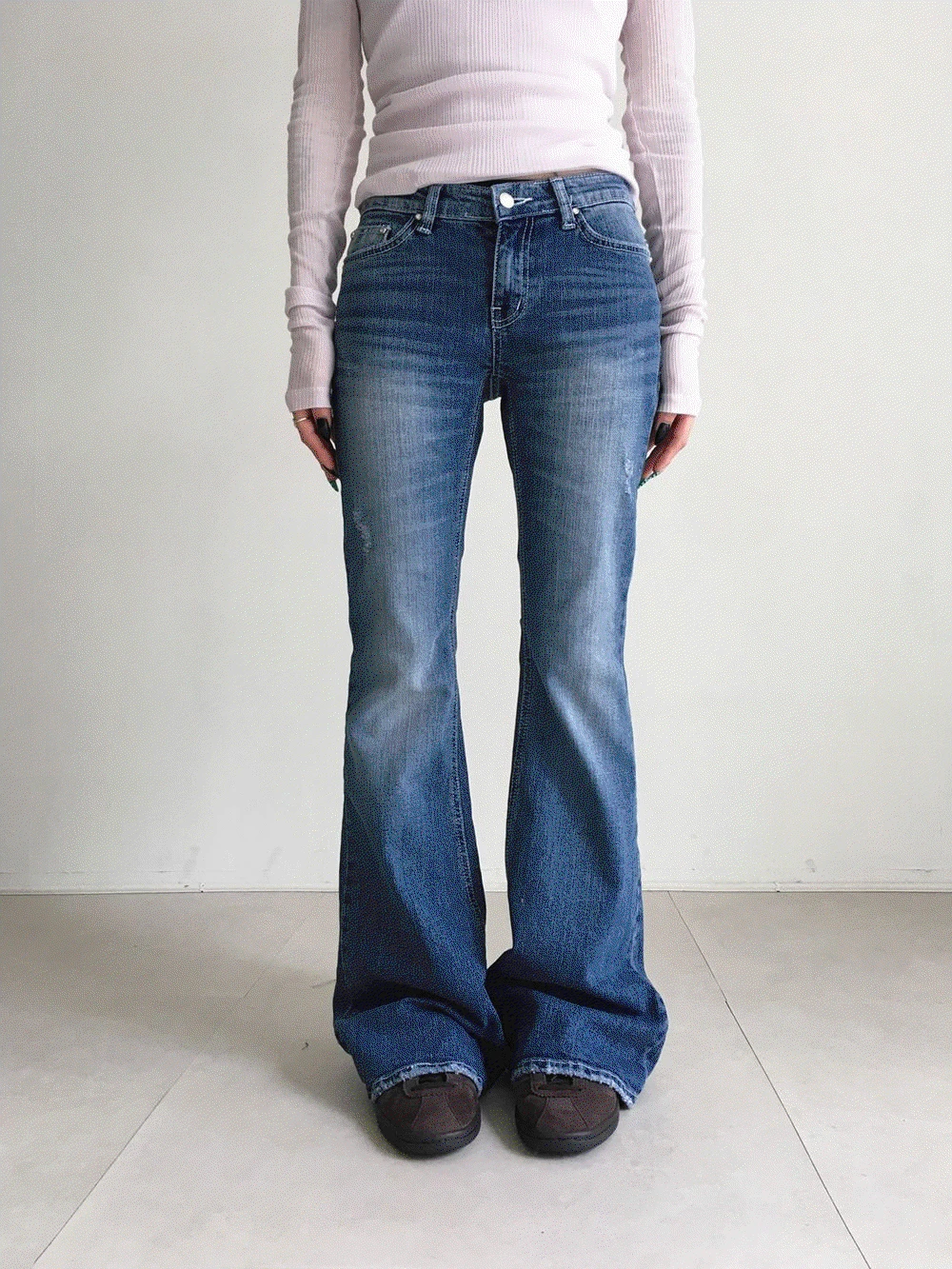 로우라이즈 피티드 부츠컷팬츠