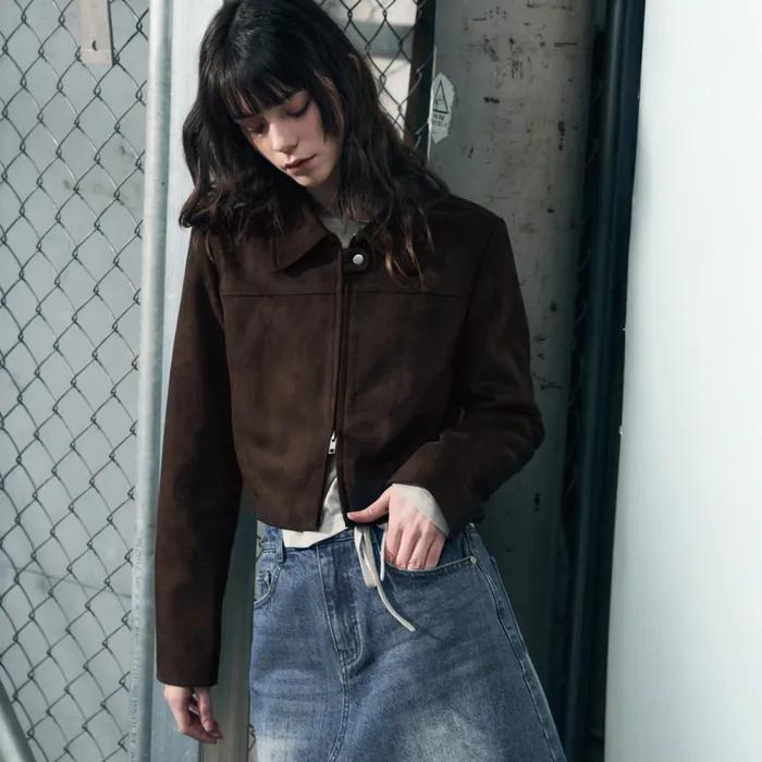 커브드 스웨이드 크롭 집업 자켓 [DARK BROWN]