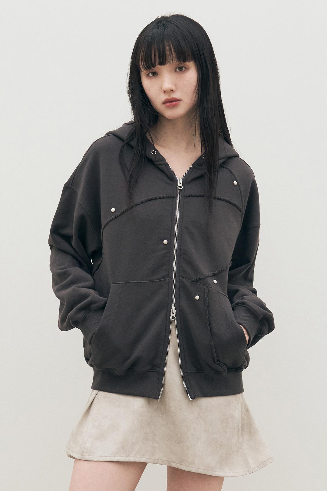 IRREGULAR STUD HOODIE ZIP-UP / CHARCOAL