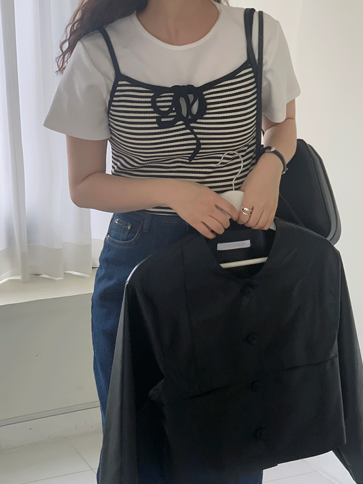 stripe sleeveless ribbon top (1color)