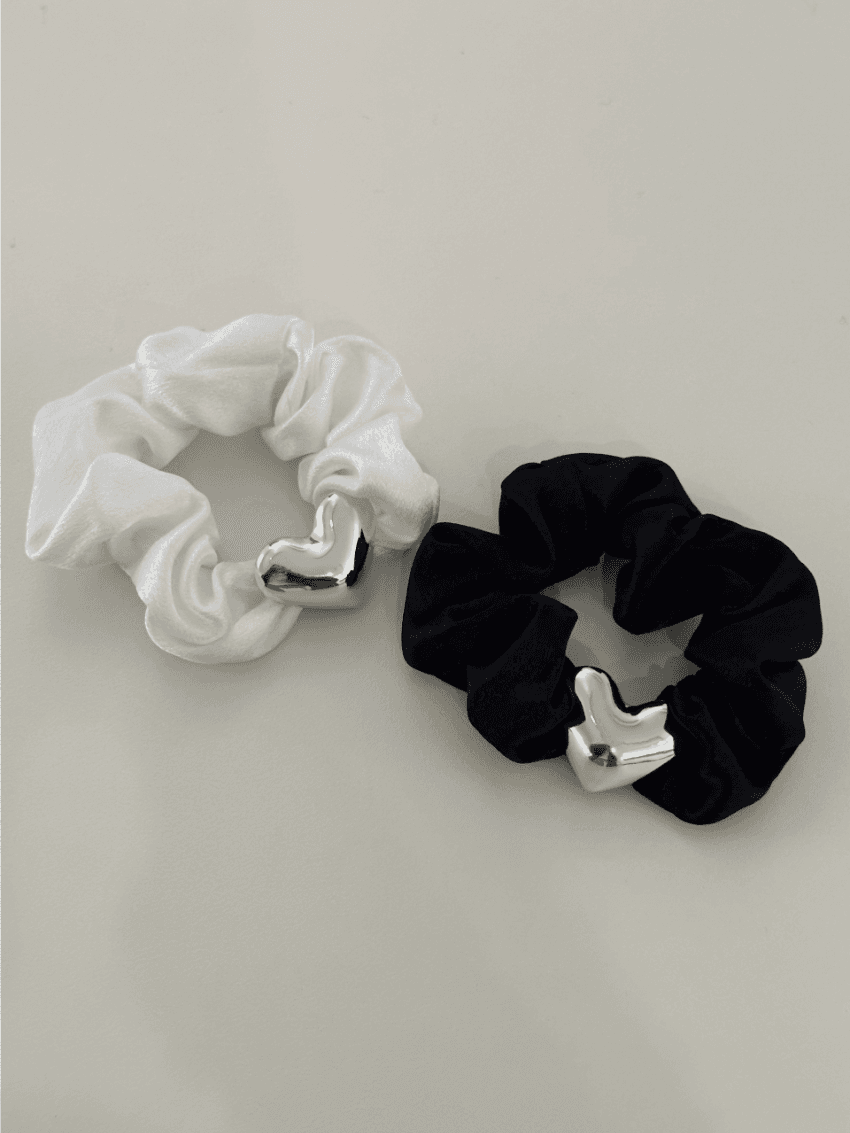 Heart satin scrunchy (2 color)