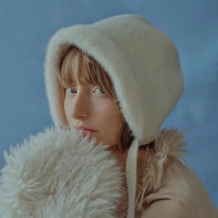 DOWNY BONNET HAT IN CREAM