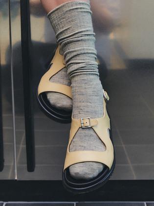 [단독] [23SS] [AT23S04] triangle mold Sandal (2color)