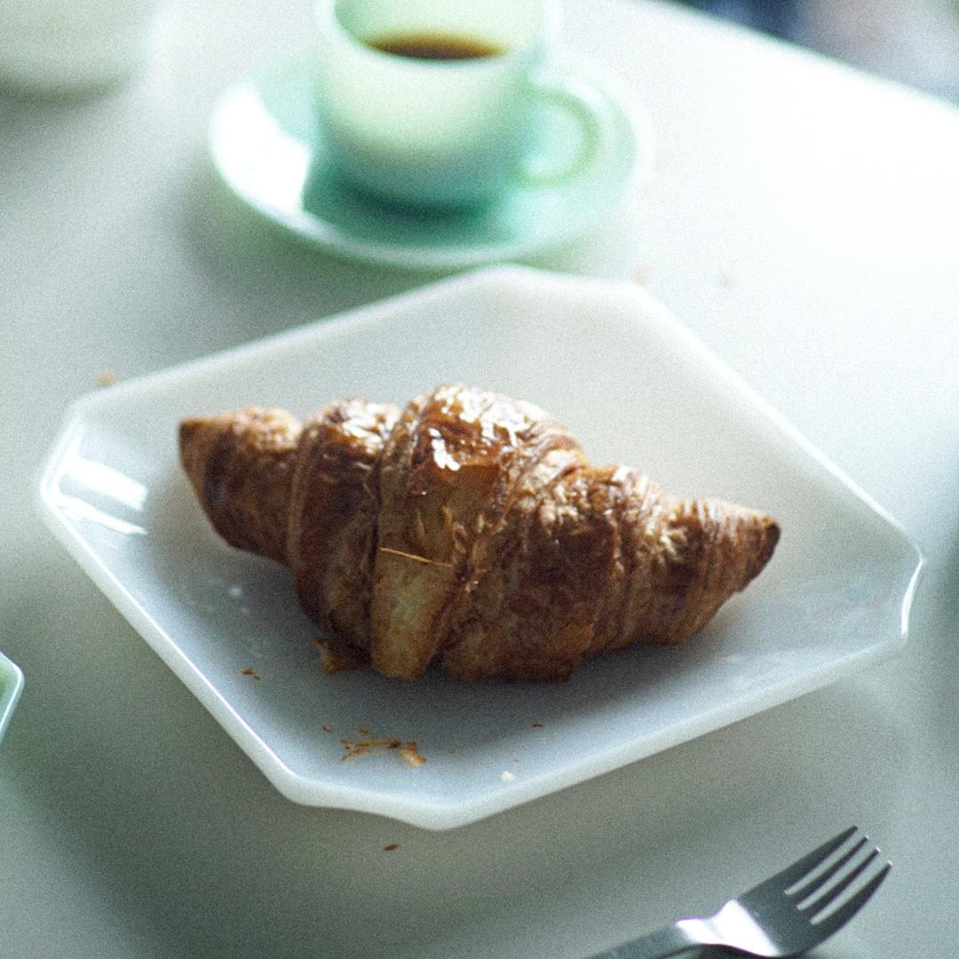 언스 베이직 밀크글라스 접시 사각 8.25인치 밀크