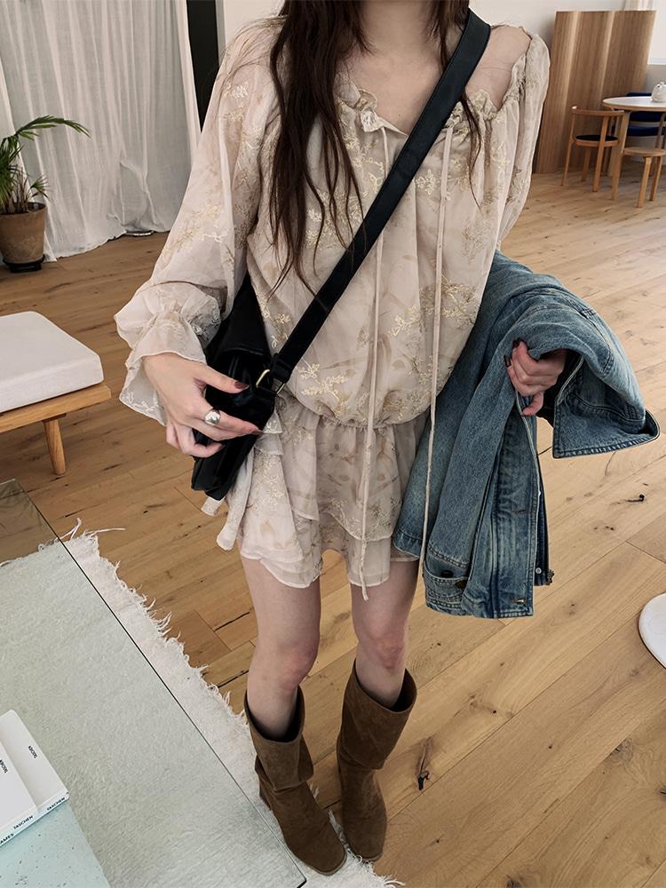 Arrietty gold embroidery ops