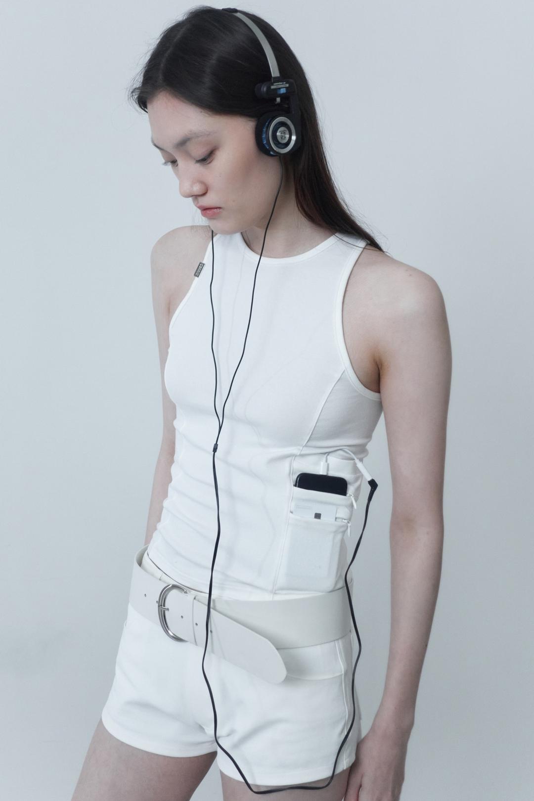 SIDE ZIPPER POCKET SLEEVELESS / WHITE